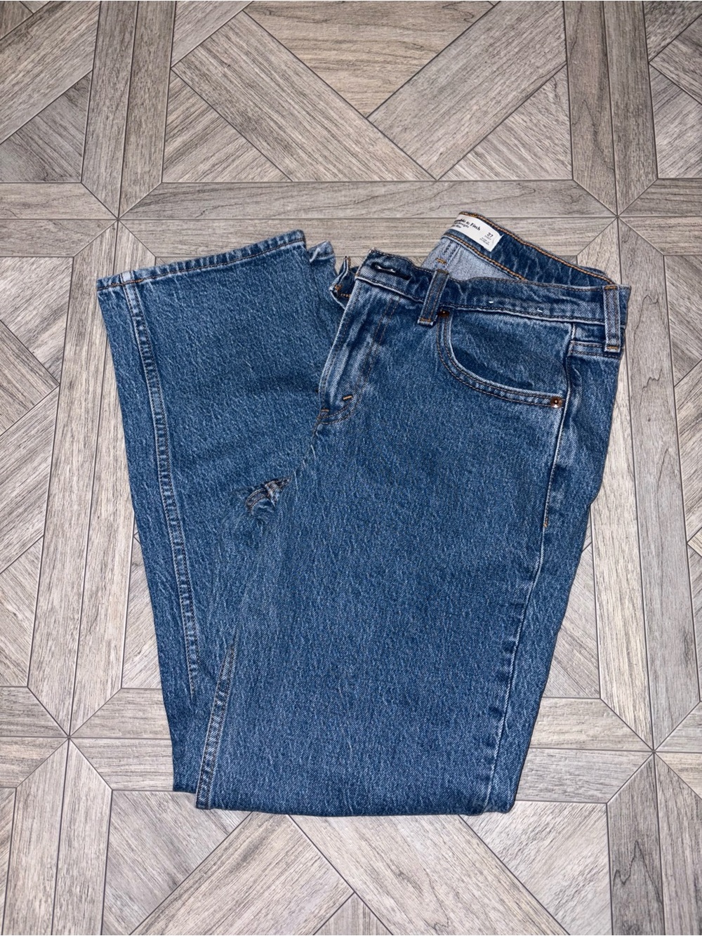 Abercrombie & Fitch The 90’s straight Mid Rise Jeans